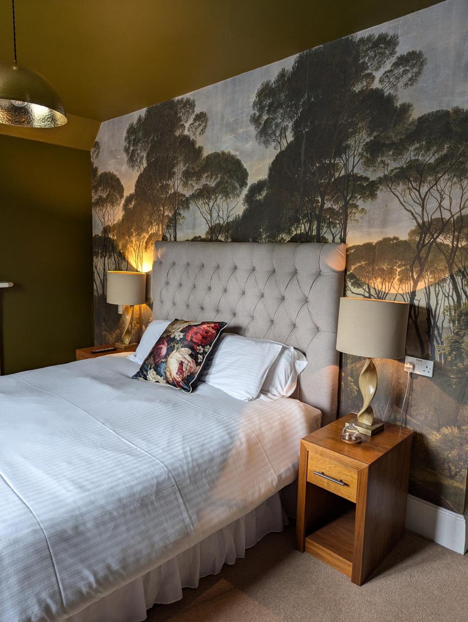 The Duke Hotel Hilmarton Buitenkant foto