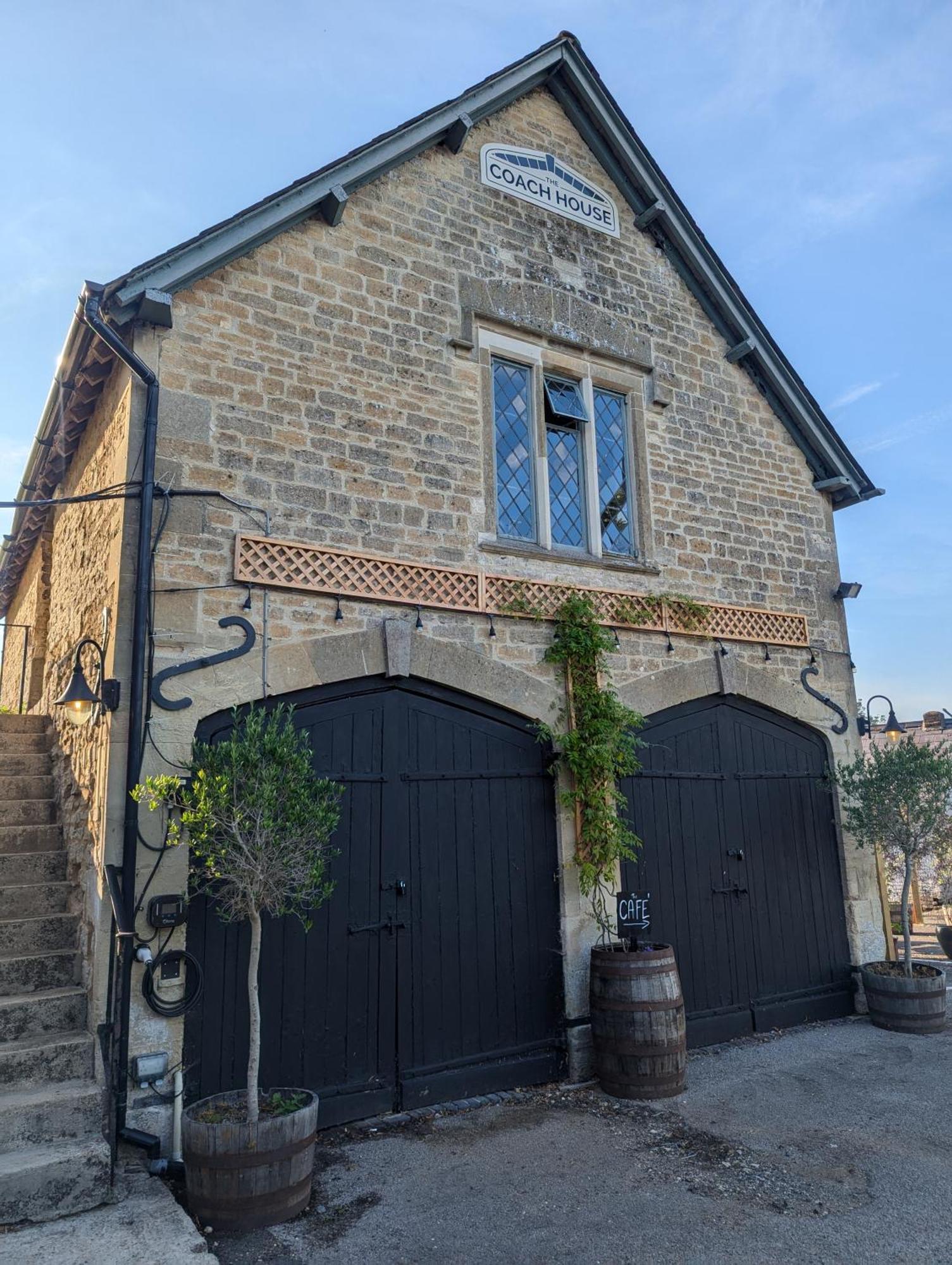 The Duke Hotel Hilmarton Buitenkant foto