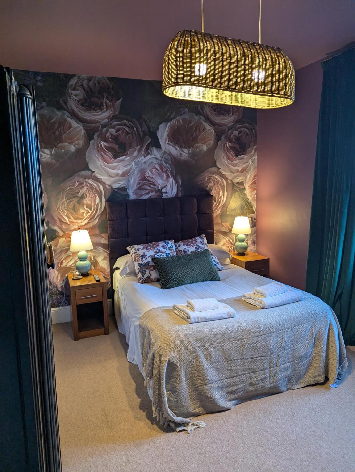 The Duke Hotel Hilmarton Buitenkant foto